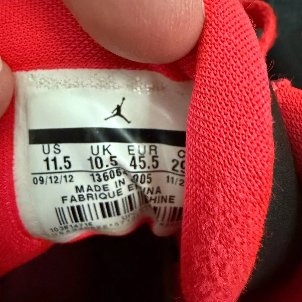 Nike Men’s Air Jordan 3 Retro Crimson sneakers